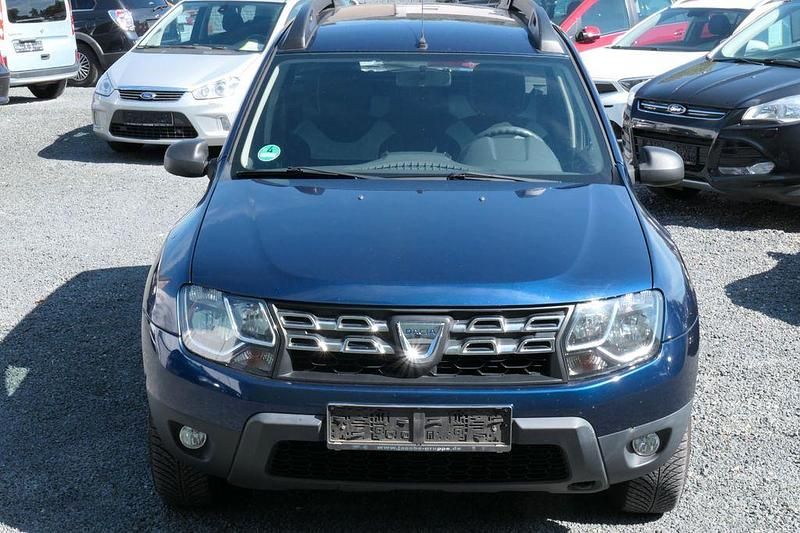 Blau Gebraucht 2016 Dacia Duster Lauréate SUV | 8.500 € (Guter Preis) - Bild 1/4