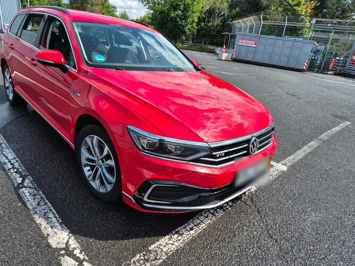 Gebraucht VW Passat GTE 156 PS (114 kW) 2020 Rot Kombi