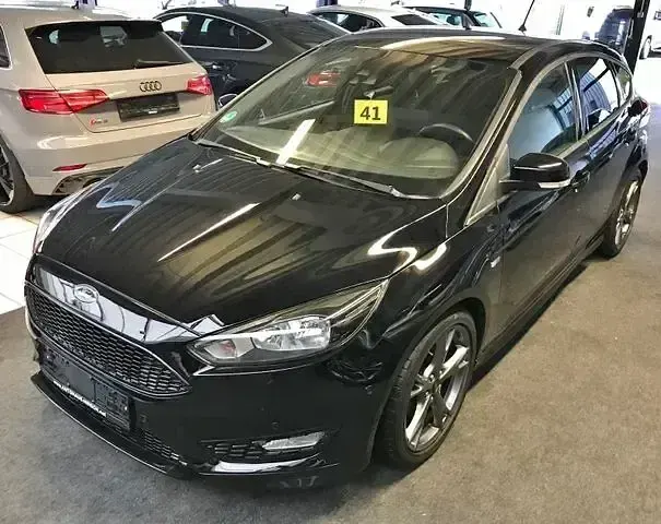 Gebraucht Ford Focus ST-Line 140 PS (102 kW) 2018 Schwarz Limousine