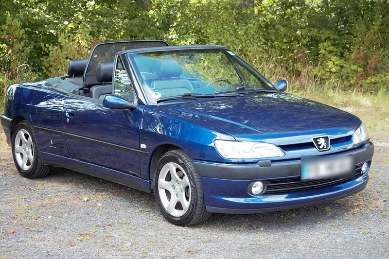 Gebraucht Peugeot 306 Cabriolet Platinum 110 PS (80 kW) 2001 Blau Cabrio