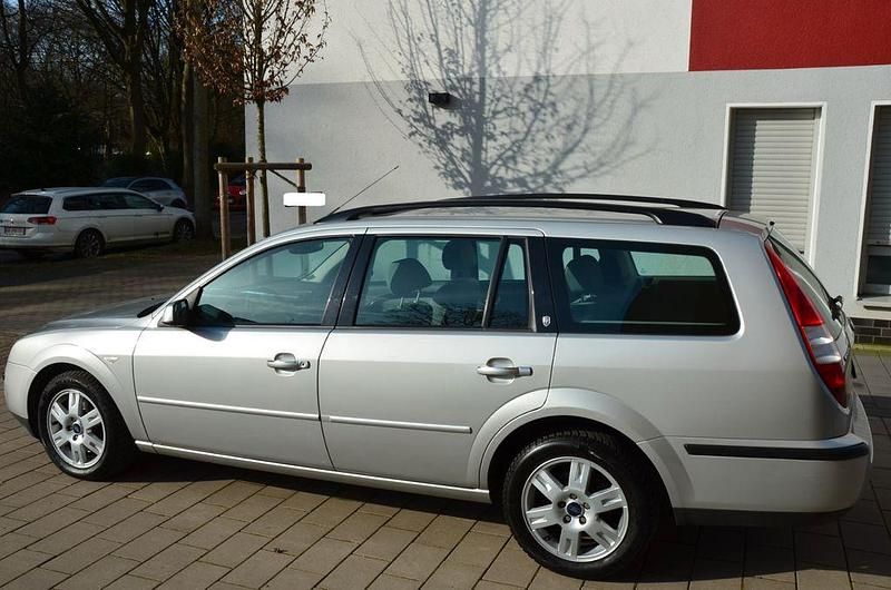 Gebraucht Ford Mondeo Ghia 145 PS (106 kW) 2005 Silber Kombi