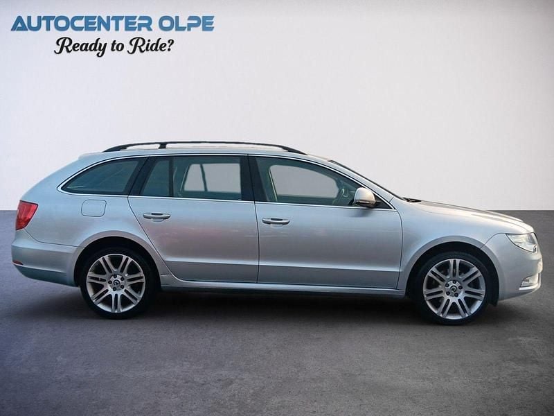 Gebraucht Skoda Superb 160 PS (117 kW) 2010 Silber Kombi