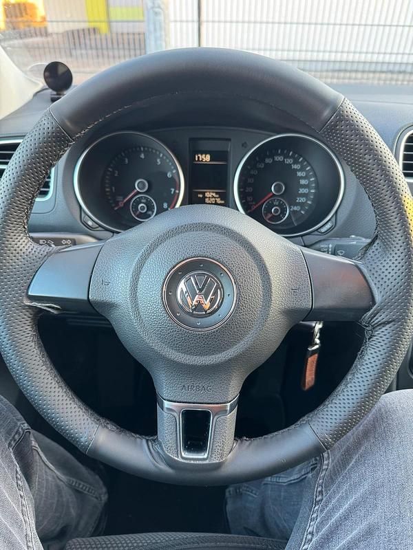 Gebraucht VW Golf VI 80 PS (58 kW) 2010 Silber Kleinwagen