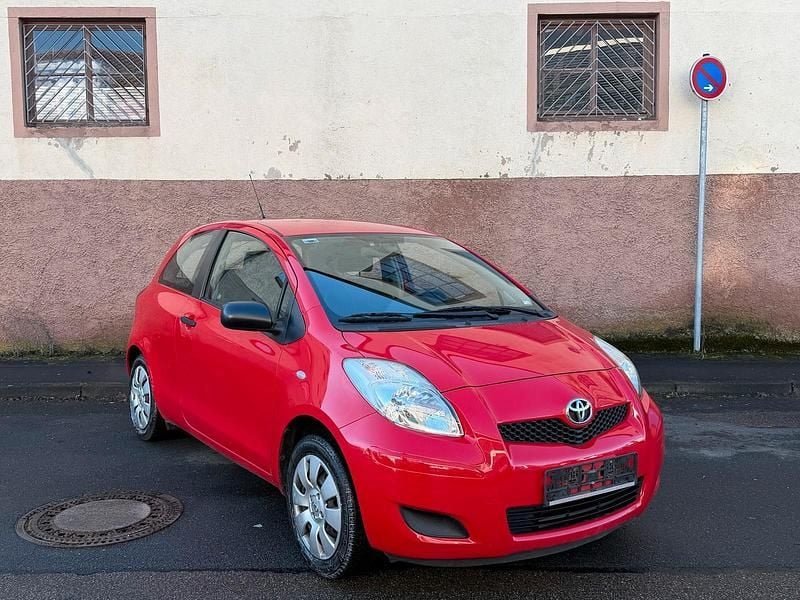 Gebraucht Toyota Yaris 63 PS (46 kW) 2009 Rot Kleinwagen