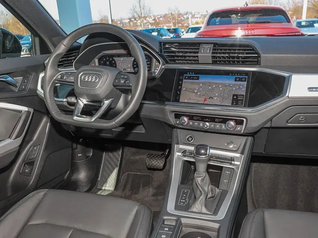 Gebraucht Audi Q3 Sportback Ambiente 190 PS (139 kW) 2025 Mythosschwarz metallic SUV
