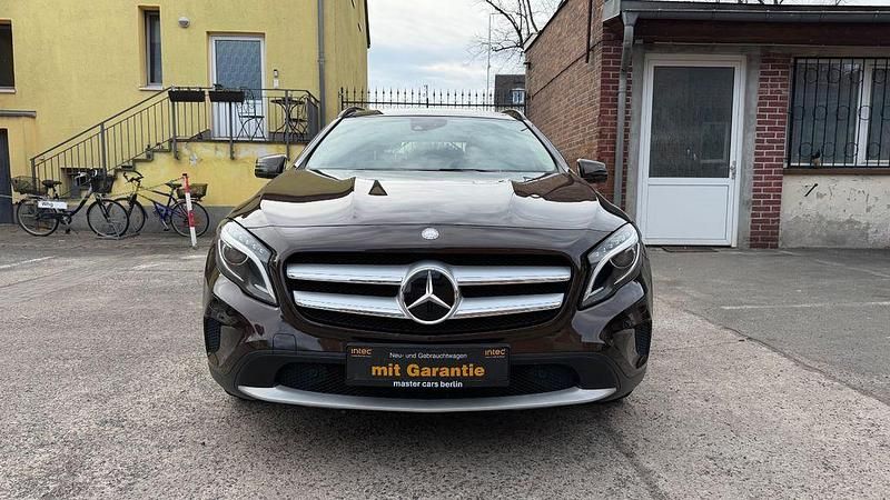 Gebraucht Mercedes GLA200 136 PS (100 kW) 2014 Braun SUV