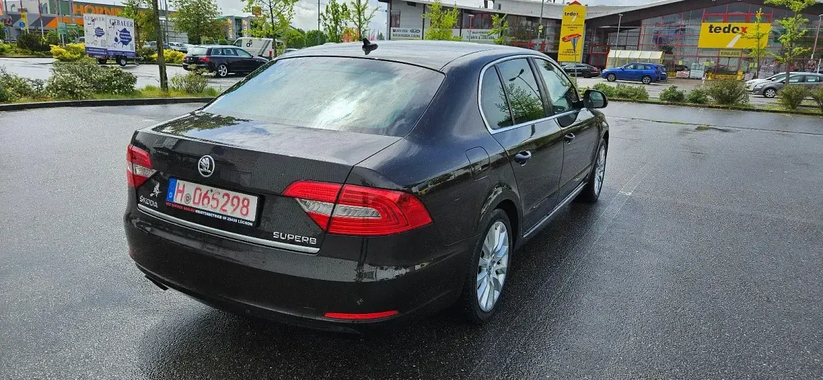 Gebraucht Skoda Superb Exclusive 160 PS (117 kW) 2014 Braun Limousine