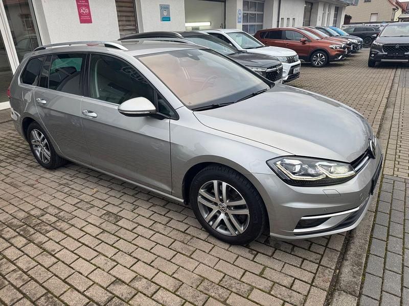 Silber Gebraucht 2019 VW Golf VII Highline Kombi | 14.699 € (Fairer Preis) - Bild 1/4