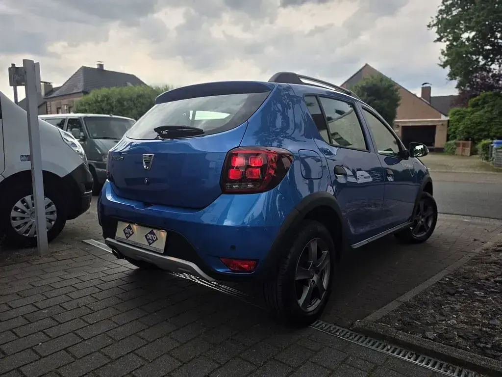 Gebraucht Dacia Sandero Stepway 90 PS (66 kW) 2019 Blau sky SUV