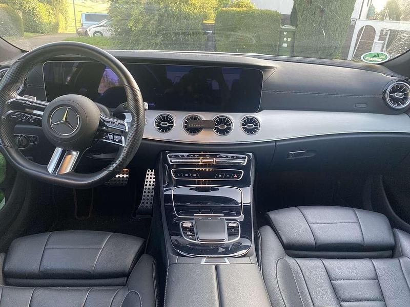 Weiß Gebraucht 2022 Mercedes CLS300 Limousine | 51.000 € (Etwas zu teuer) - Bild 1/4