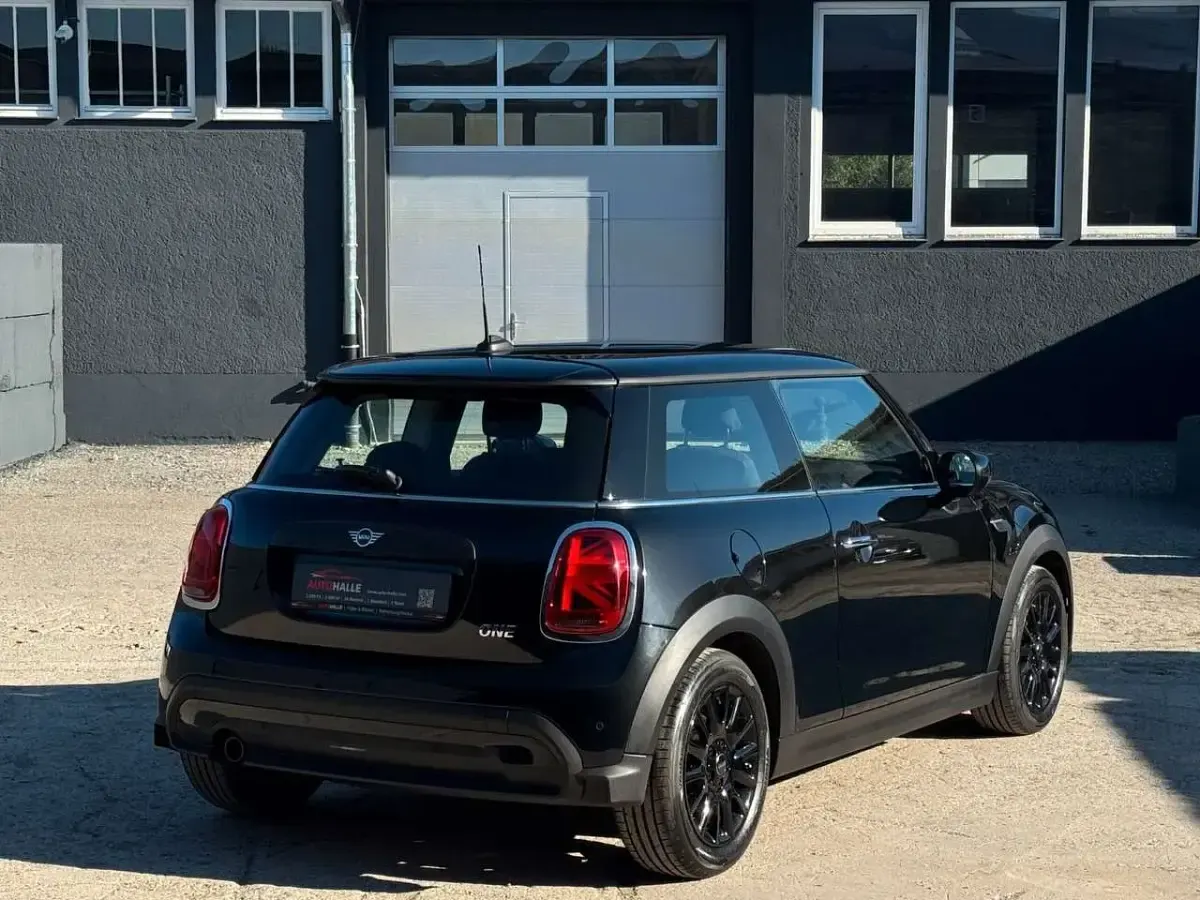 Occasion Mini ONE 102 PK (75 kW) 2022 Zwart Hatchback