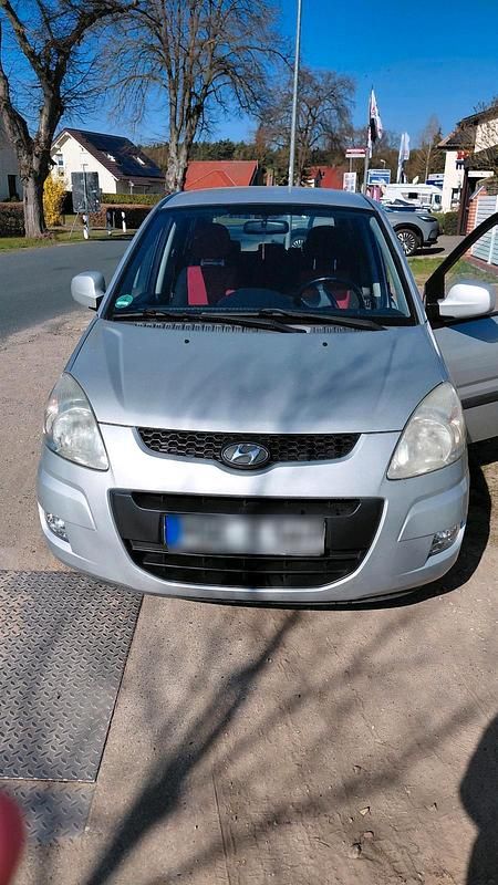 Gebraucht Hyundai Matrix 101 PS (74 kW) 2009 Silber Van / Kleinbus