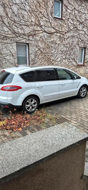 Weiß Gebraucht 2013 Ford S-MAX S Van / Kleinbus | 5.900 € (Fairer Preis) - Bild 1/4