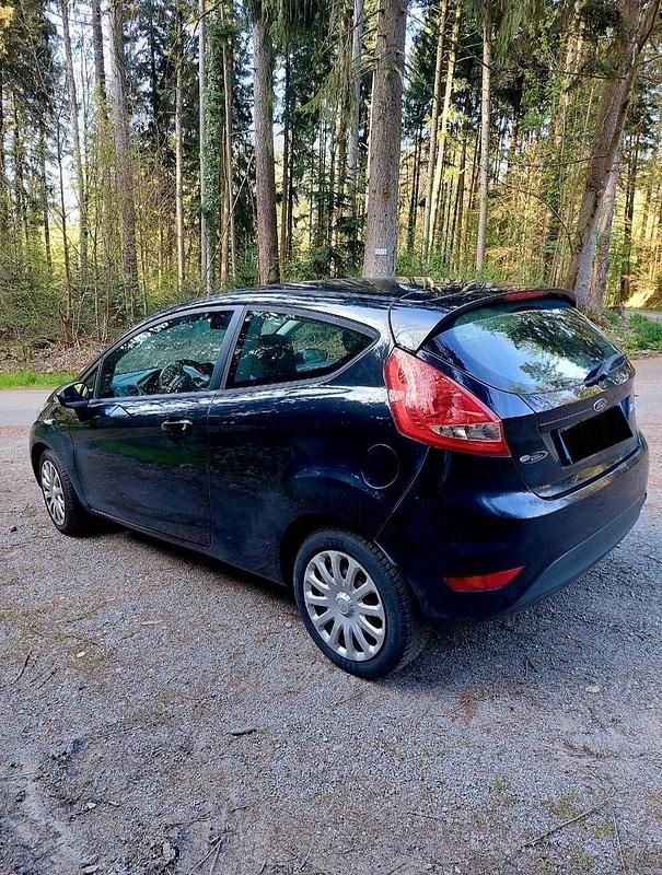Gebraucht Ford Fiesta 97 PS (71 kW) 2010 Schwarz Kleinwagen