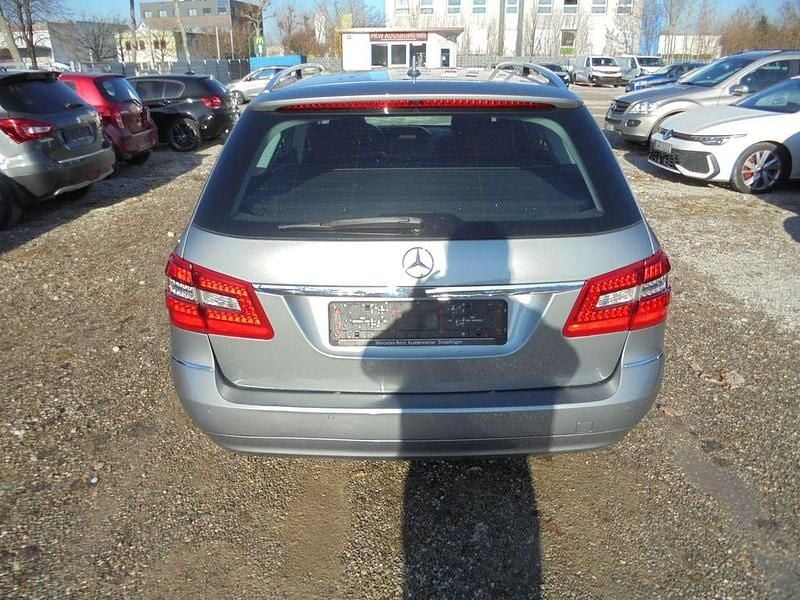 Gebraucht Mercedes E250 Avantgarde 204 PS (150 kW) 2010 Silber Kombi