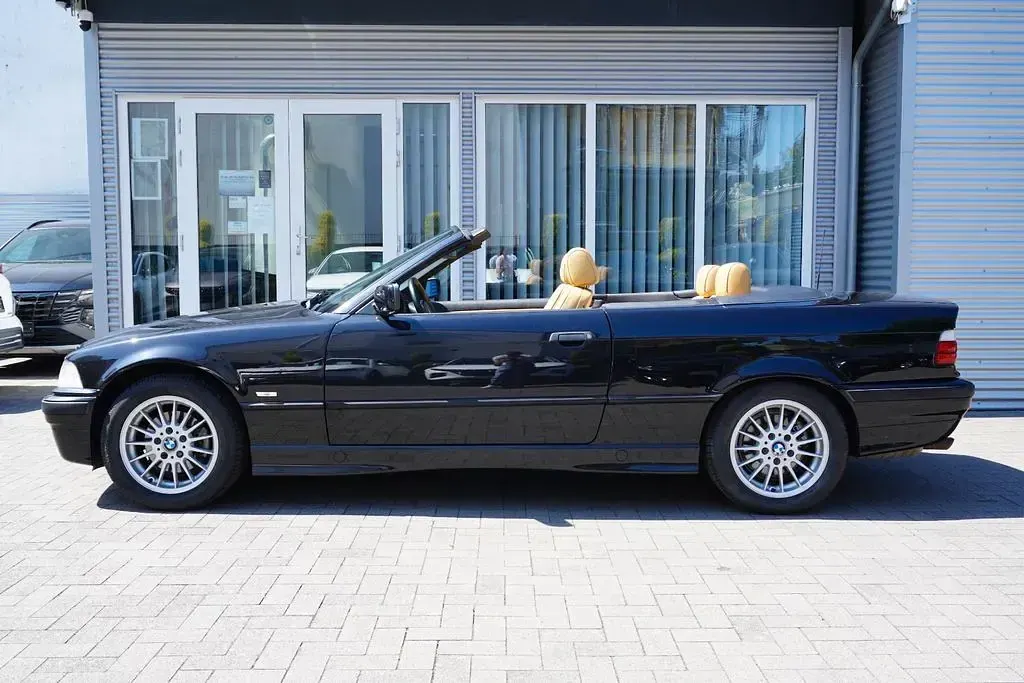 Gebraucht BMW 320 Cabriolet Exclusive 150 PS (110 kW) 1999 Schwarz Cabrio