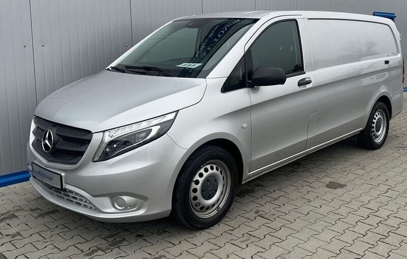 Gebraucht Mercedes Vito 190 PS (139 kW) 2019 Brillantsilber metallic Van