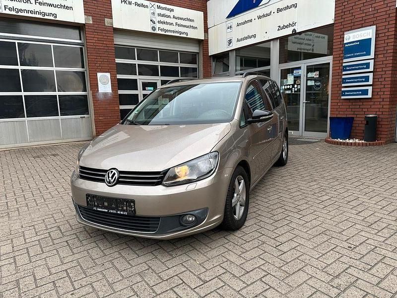 Beige Gebraucht 2012 VW Touran Match Van / Kleinbus | 9.900 € (Fairer Preis) - Bild 1/4