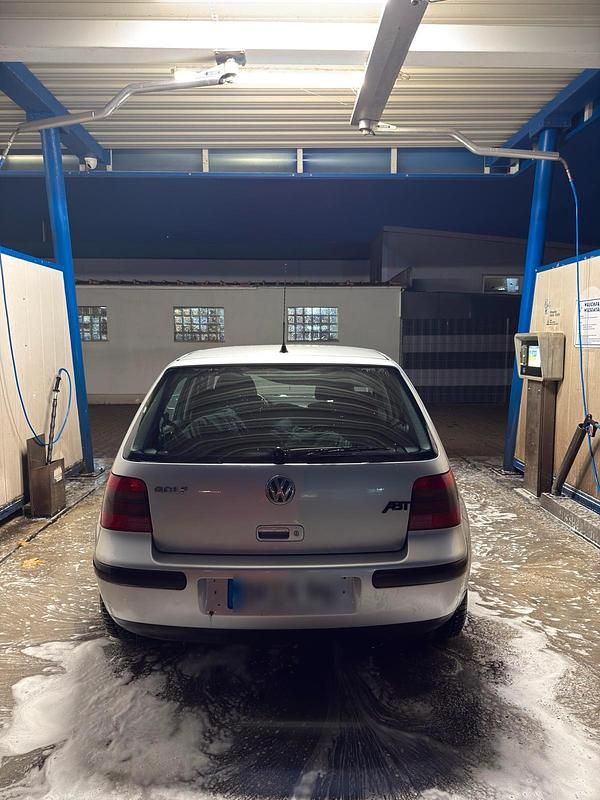 Silber Gebraucht 2001 VW Golf IV Kleinwagen | 1.850 € (Fairer Preis) - Bild 1/4