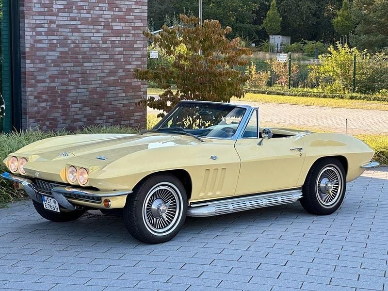 Gelb Gebraucht 1966 Corvette C2 Cabrio | 79.900 € - Bild 1/4