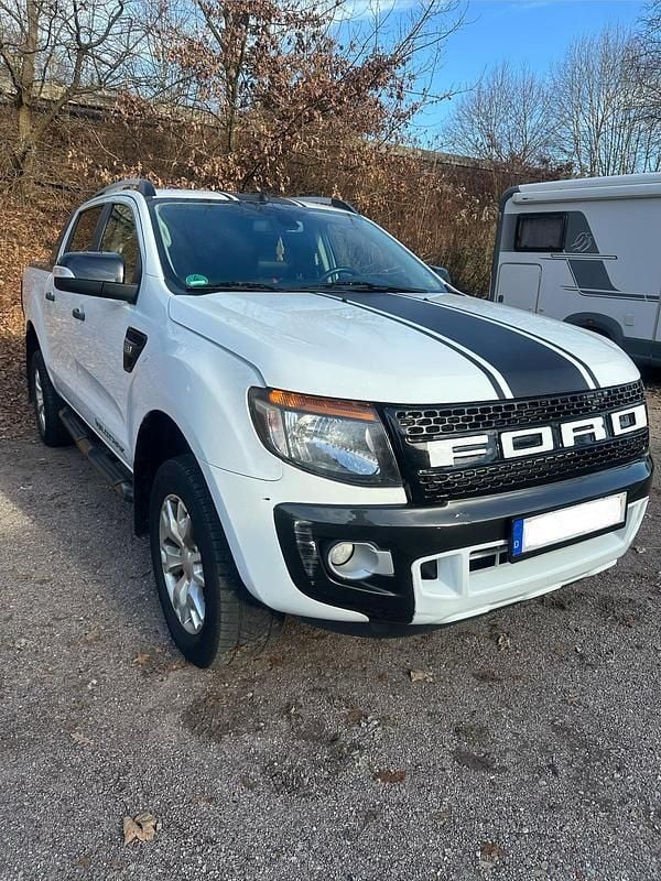 Weiß Gebraucht 2015 Ford Ranger Wildtrack Abholung | 14.250 € (Fairer Preis) - Bild 1/4