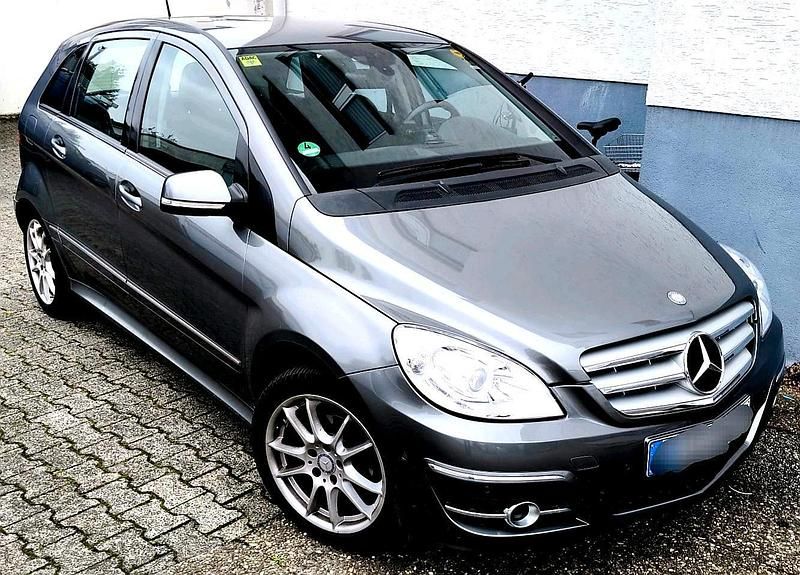 Gebraucht Mercedes B180 109 PS (80 kW) 2008 Grau Van / Kleinbus