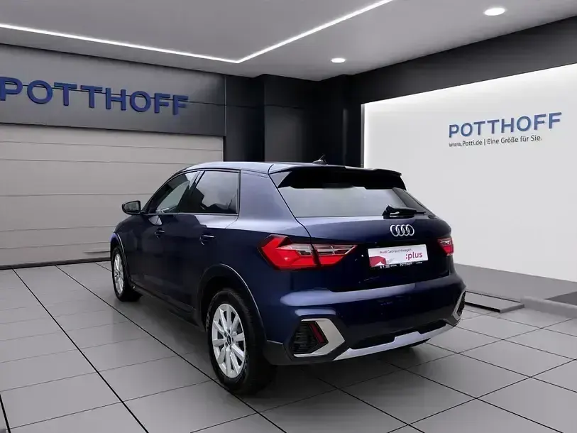 Gebraucht Audi A1 S-Line 116 PS (85 kW) 2025 Navarrablau metallic SUV
