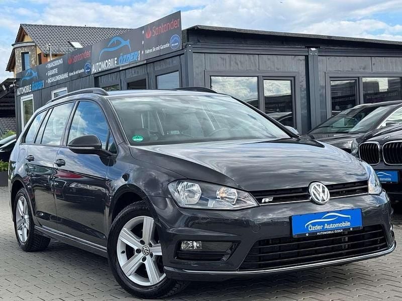 Grau Gebraucht 2017 VW Golf Comfortline Kombi | 16.690 € (Etwas zu teuer) - Bild 1/4