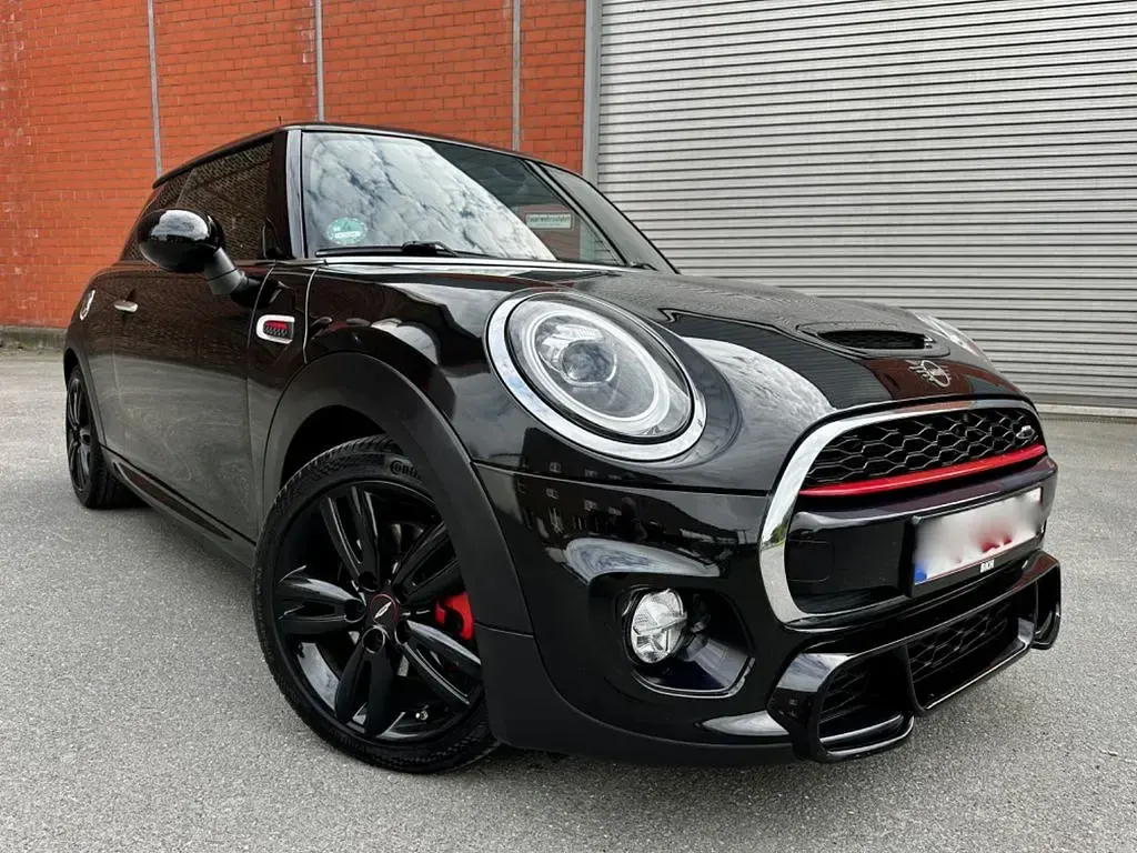 Używany Mini John Cooper Works 192 KM (141 kW) 2018 Czarny Hatchback