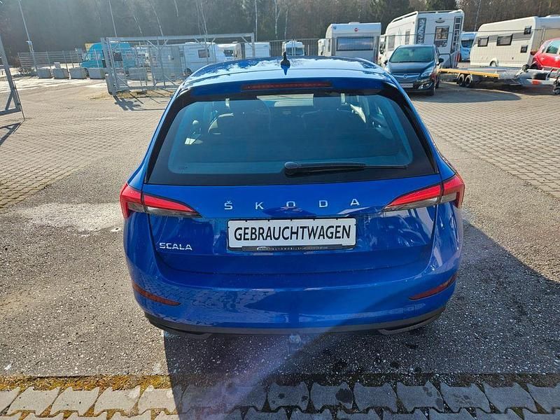 Gebraucht Skoda Scala Active 95 PS (69 kW) 2019 Blau Kleinwagen