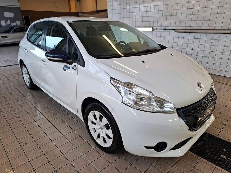 Gebraucht Peugeot 208 68 PS (50 kW) 2014 Weiß Kleinwagen