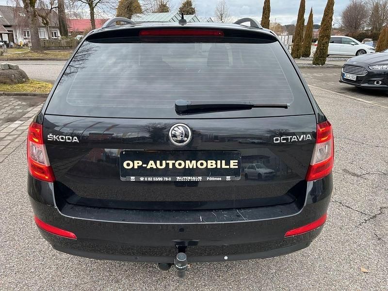 Gebraucht Skoda Octavia Ambition 140 PS (102 kW) 2015 Schwarz Kleinwagen
