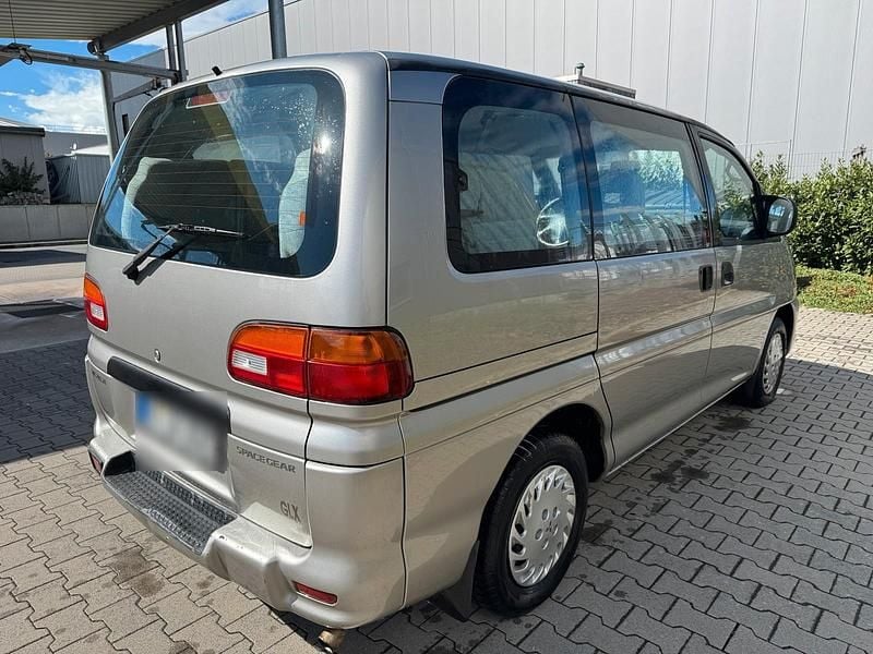 Gebraucht Mitsubishi Space Gear 113 PS (83 kW) 2000 Grau Van / Kleinbus