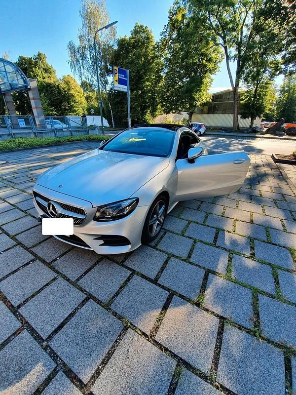 Gebraucht Mercedes E200 AMG line 2020 Silber Coupé