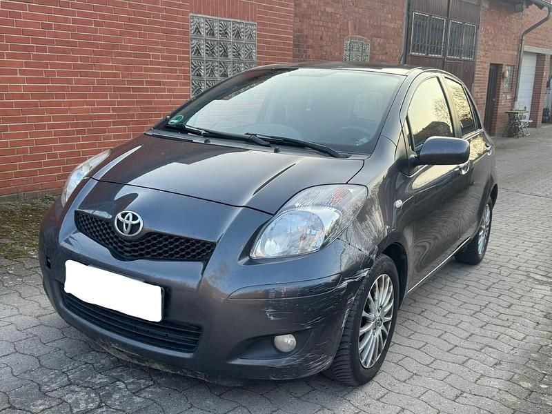 Gebraucht Toyota Yaris 101 PS (74 kW) 2009 Grau Kleinwagen