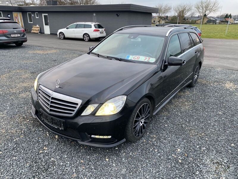 Schwarz Gebraucht 2013 Mercedes E350 Kombi | 5.700 € (Fairer Preis) - Bild 1/4