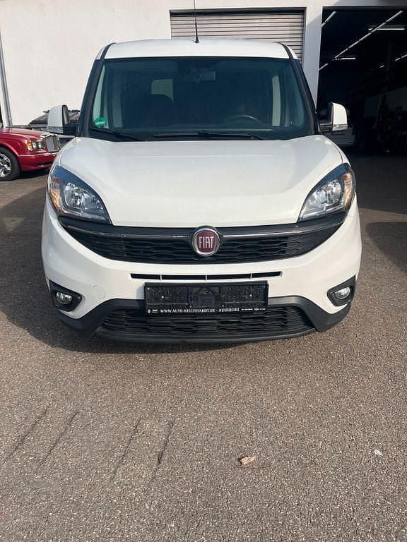 Gebraucht Fiat Doblò 101 PS (74 kW) 2022 Weiß Van / Kleinbus