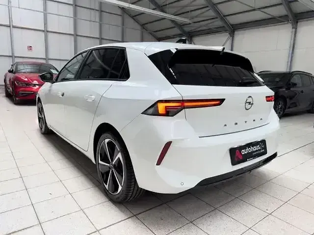 Gebraucht Opel Astra Business Elegance 131 PS (96 kW) 2023 Weiß Kleinwagen