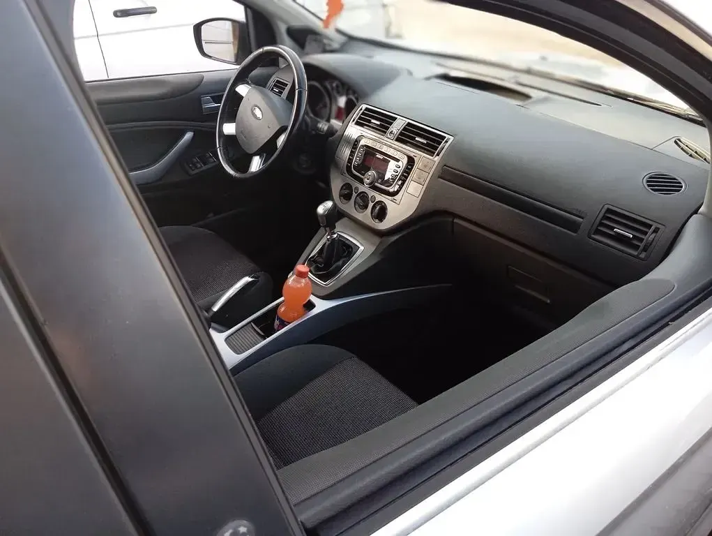 Gebraucht Ford Kuga Individual 140 PS (102 kW) 2012 Silber SUV