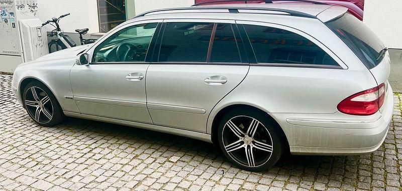 Gebraucht Mercedes E280 Elegance 190 PS (139 kW) 2006 Silber Kombi