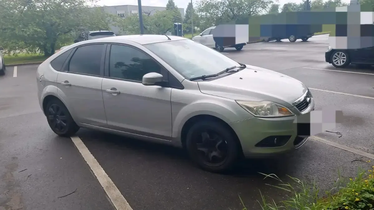Gebraucht Ford Focus 101 PS (74 kW) 2009 Silber Limousine