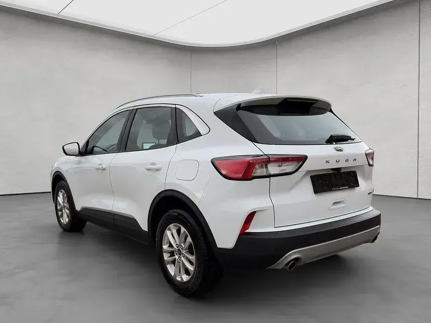 Gebraucht Ford Kuga Titanium 224 PS (164 kW) 2022 Weiß SUV