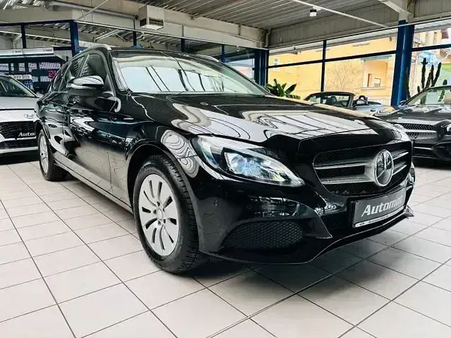 Używany Mercedes C250 211 KM (155 kW) 2016 Czarny Kombi