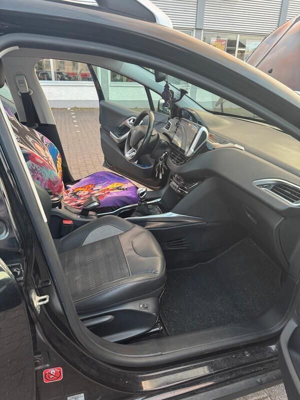 Schwarz Gebraucht 2014 Peugeot 2008 SUV | 6.000 € (Guter Preis) - Bild 1/4