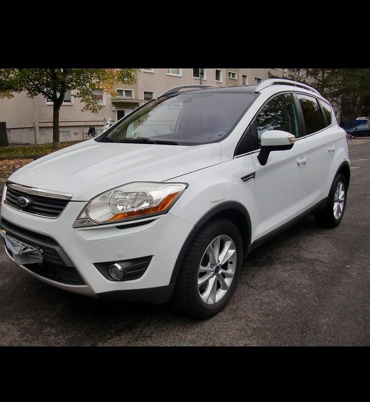 Weiß Gebraucht 2010 Ford Kuga Titanium SUV | 4.490 € (Superpreis) - Bild 1/4