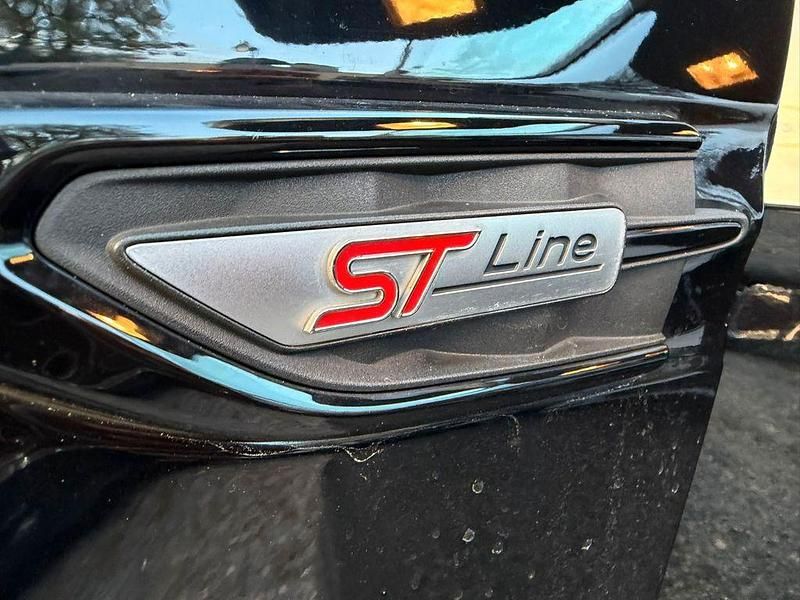 Schwarz Gebraucht 2018 Ford Kuga ST-Line SUV | 12.999 € (Superpreis) - Bild 1/4