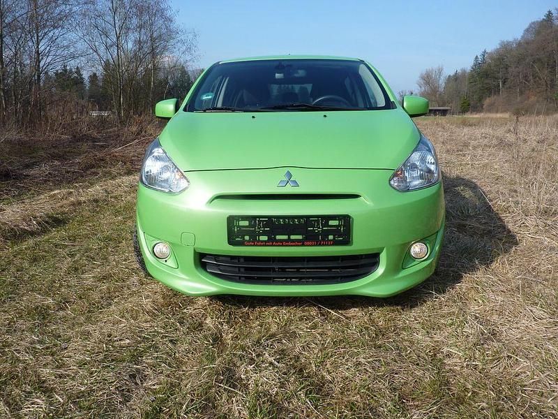 Gebraucht Mitsubishi Space Star Classic Collection Plus 80 PS (58 kW) 2015 Grün Limousine