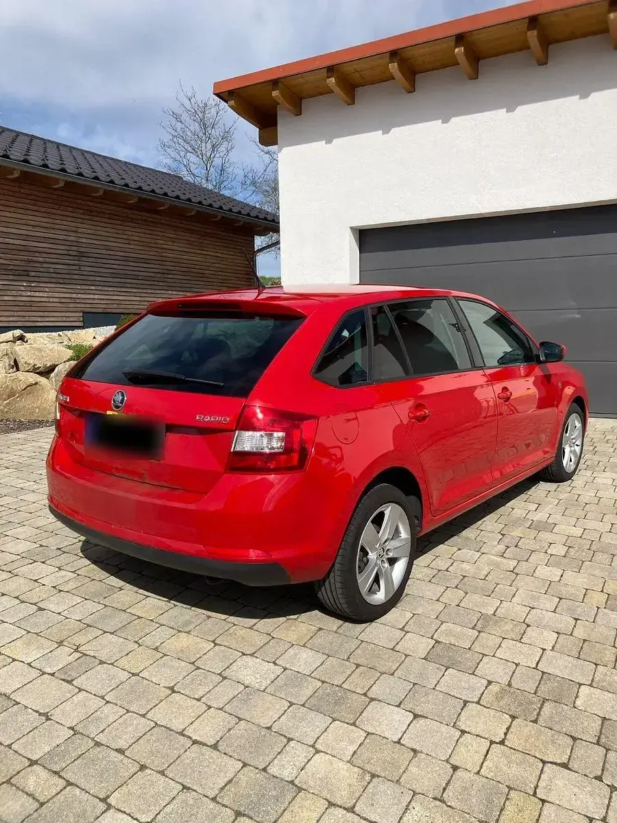 Gebraucht Skoda Rapid Ambition 105 PS (77 kW) 2015 Kleinwagen