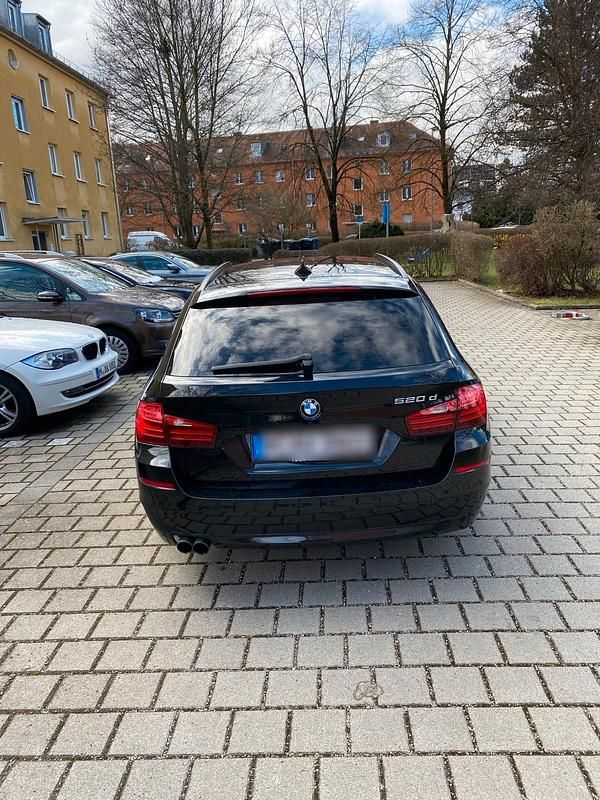 Gebraucht BMW 520 190 PS (139 kW) 2016 Schwarz Kombi