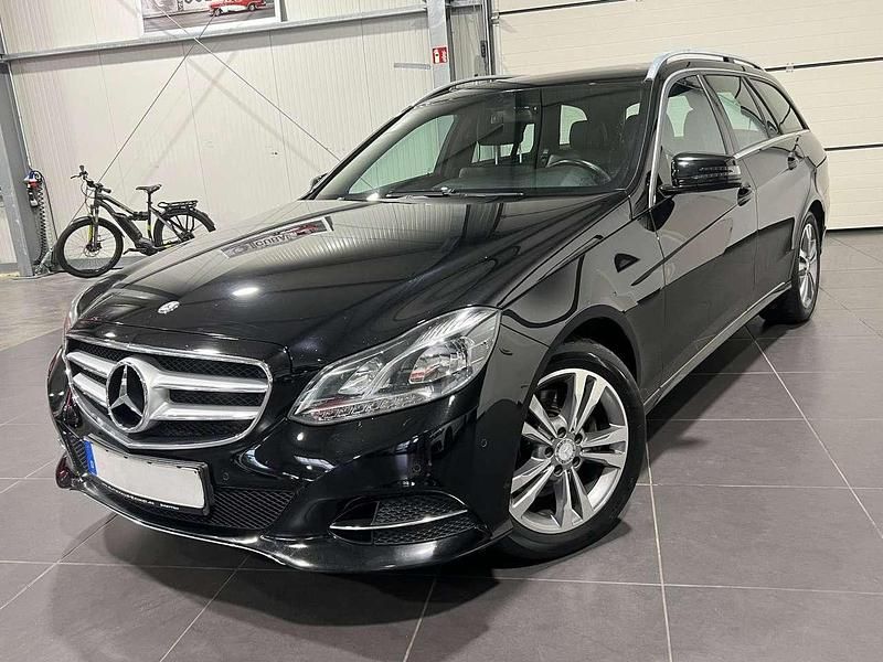 Schwarz Gebraucht 2013 Mercedes E250 Kombi | 14.995 € (Fairer Preis) - Bild 1/4